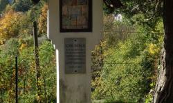 Kreuzweg Materl bei der Kirche in Rekawinkel.